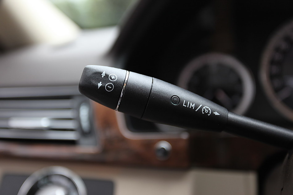 全新一代E300内饰图片