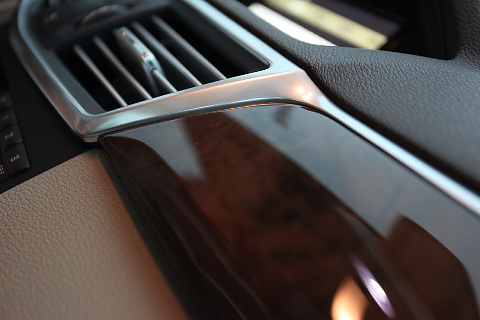 全新一代E300内饰图片