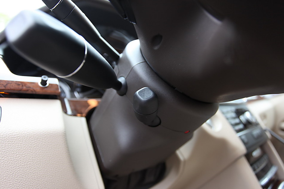 全新一代E300内饰图片