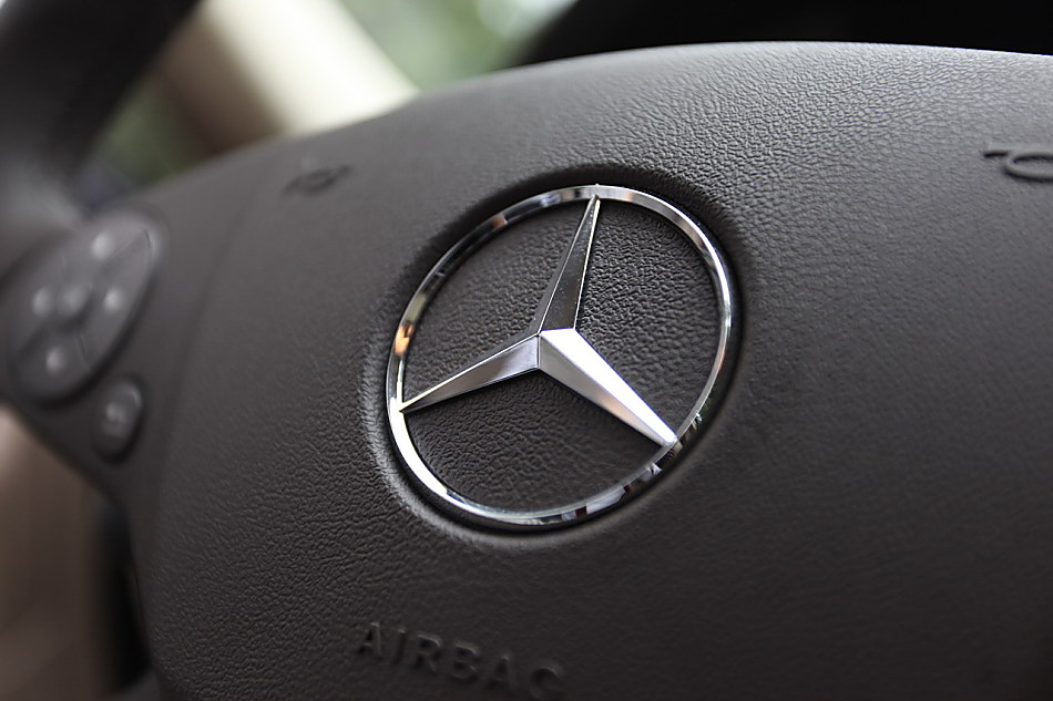 全新一代E300内饰图片