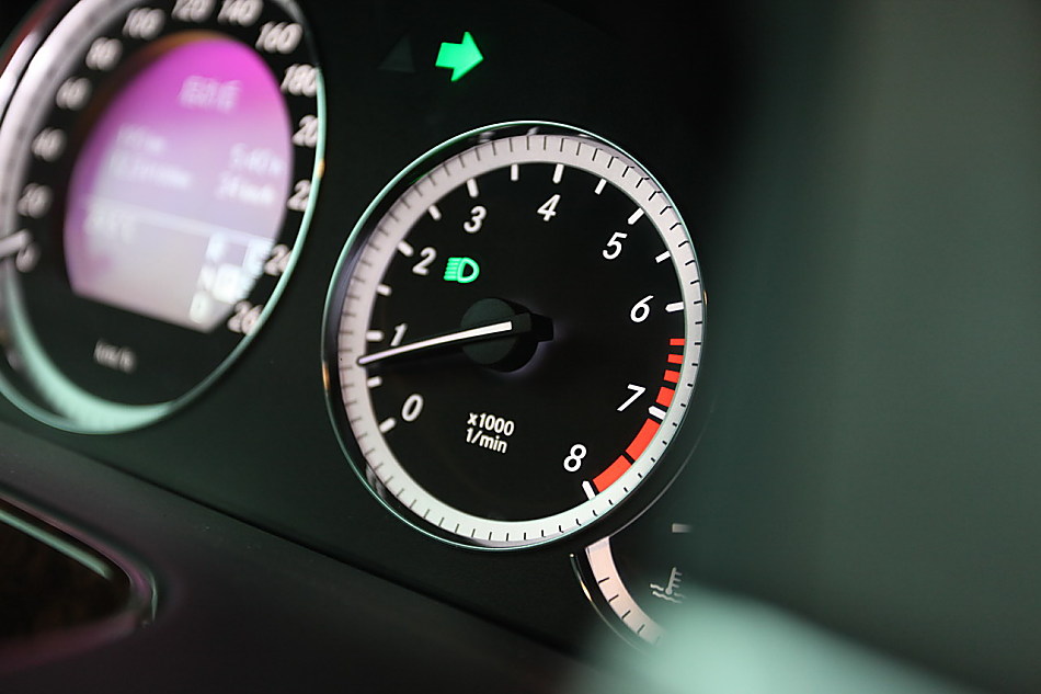 全新一代E300内饰图片