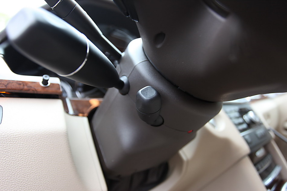 全新一代E300内饰图片