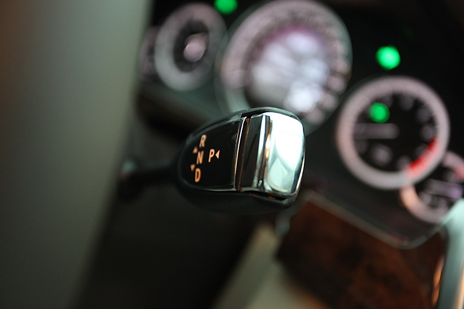 全新一代E300内饰图片