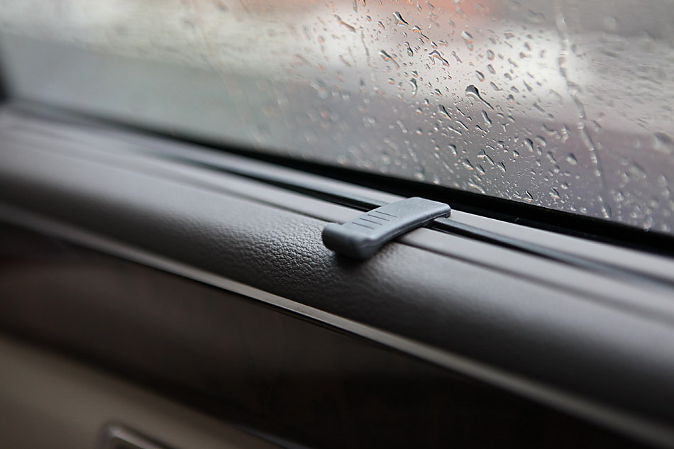 全新一代E300内饰图片