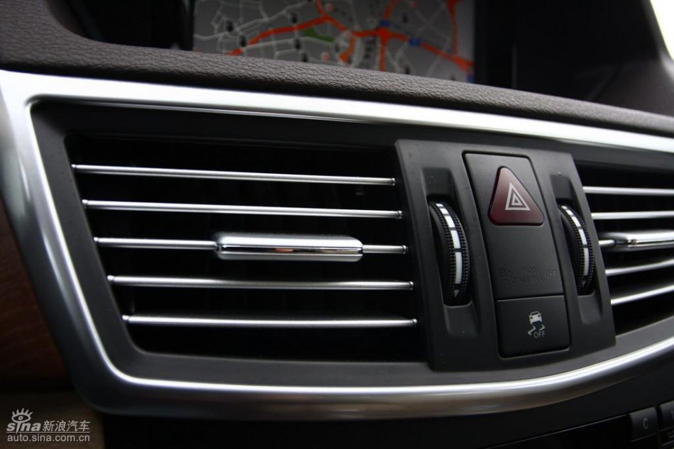 奔驰新E级试驾实拍图内饰