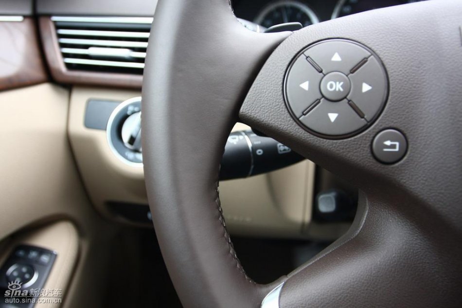 奔驰新E级试驾实拍图内饰