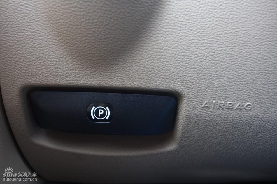 奔驰新E级试驾实拍图内饰