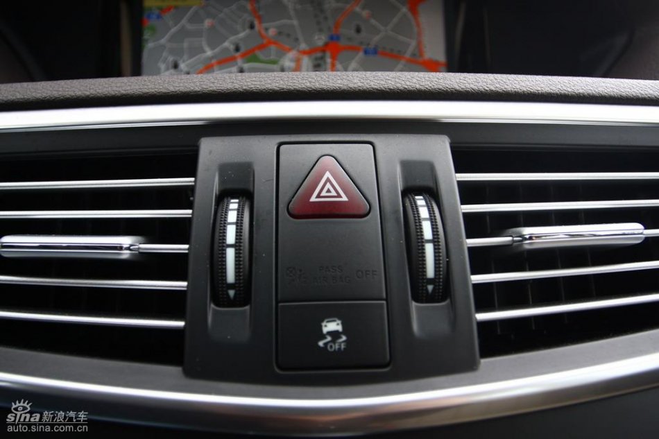 奔驰新E级试驾实拍图内饰