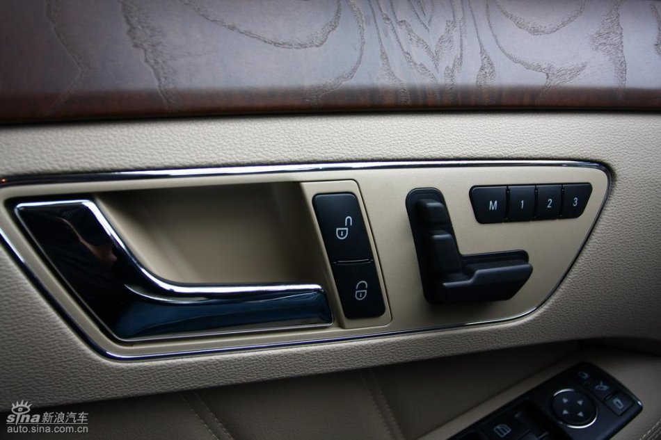 奔驰新E级试驾实拍图内饰