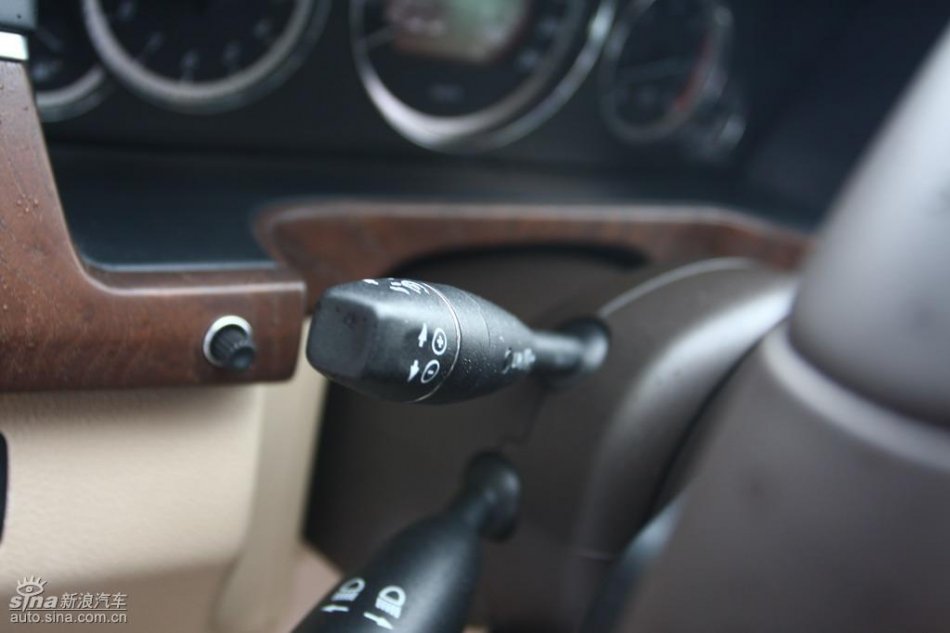 奔驰新E级试驾实拍图内饰