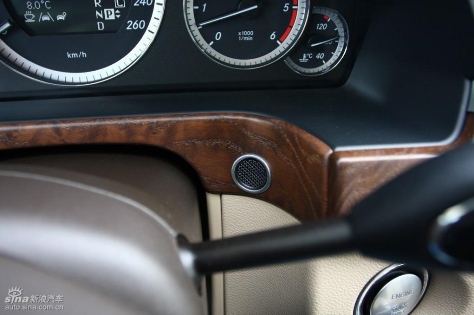 奔驰新E级试驾实拍图内饰