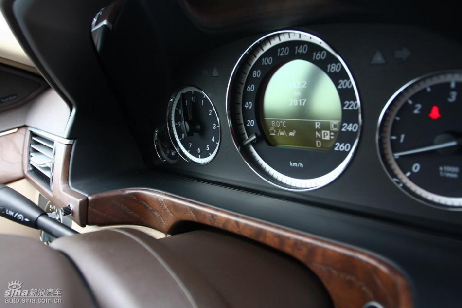 奔驰新E级试驾实拍图内饰