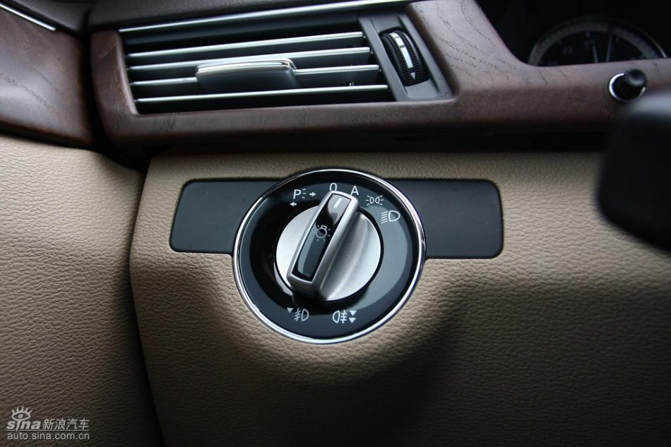 奔驰新E级试驾实拍图内饰