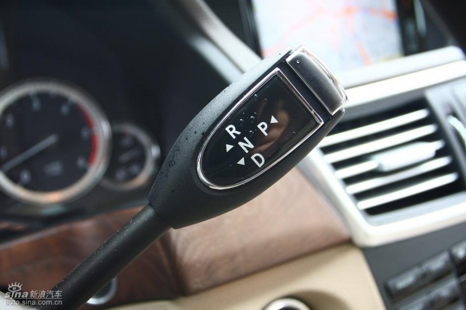 奔驰新E级试驾实拍图内饰