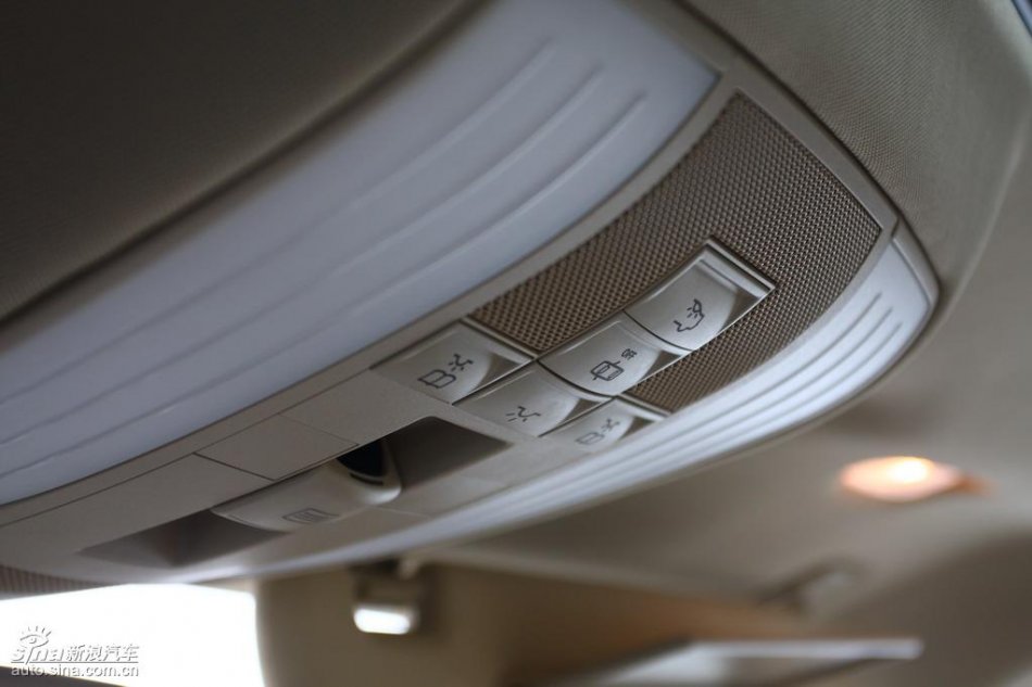 奔驰新E级试驾实拍图内饰