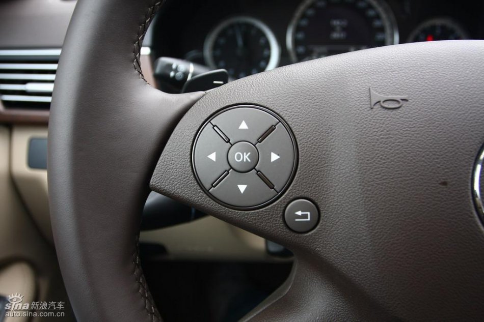 奔驰新E级试驾实拍图内饰