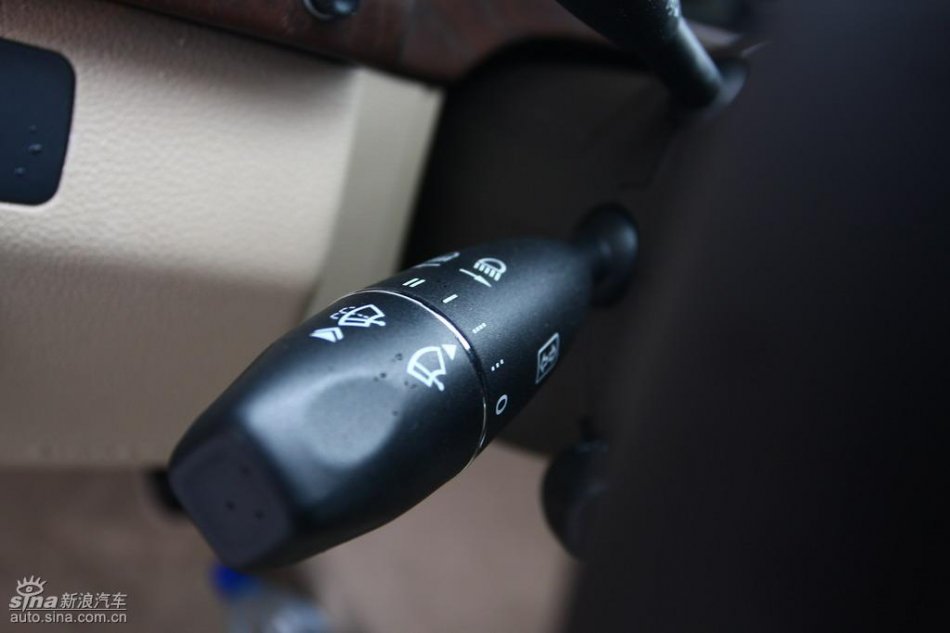 奔驰新E级试驾实拍图内饰