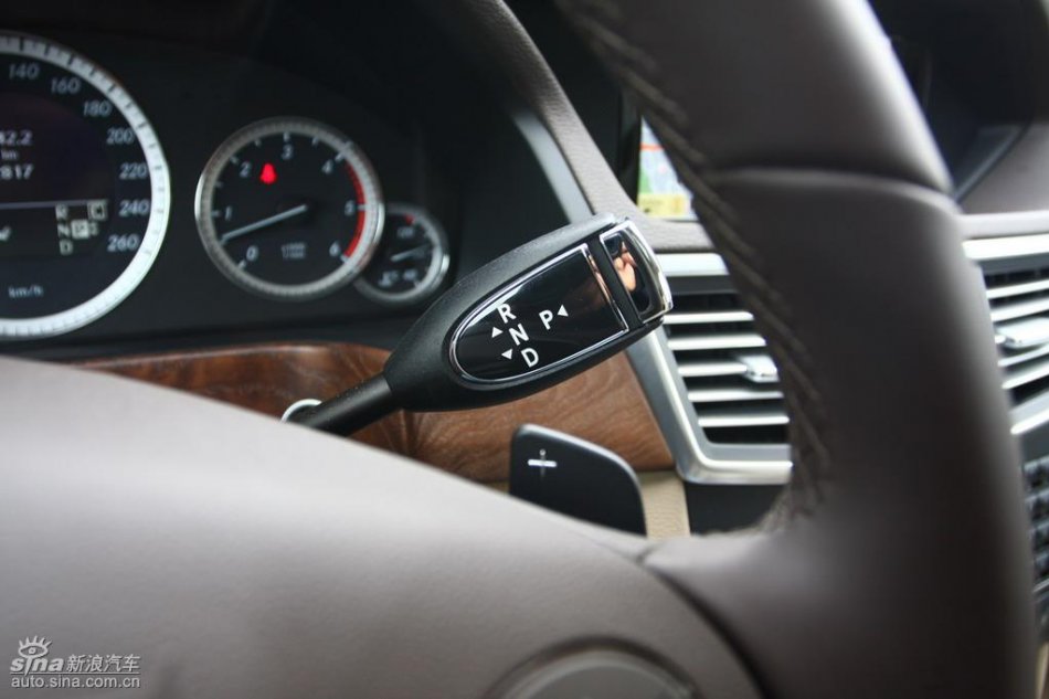 奔驰新E级试驾实拍图内饰