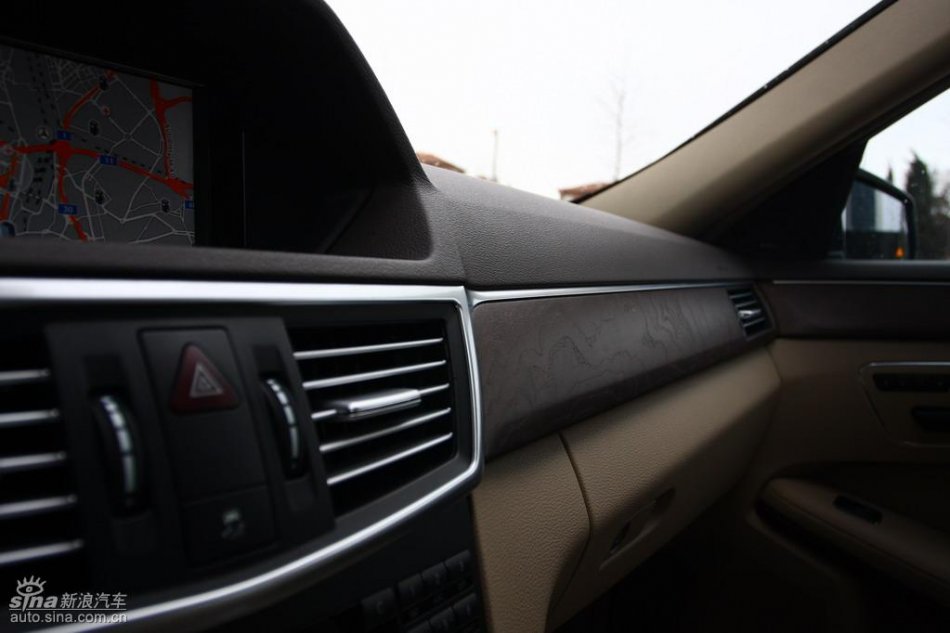 奔驰新E级试驾实拍图内饰