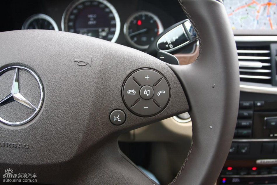 奔驰新E级试驾实拍图内饰