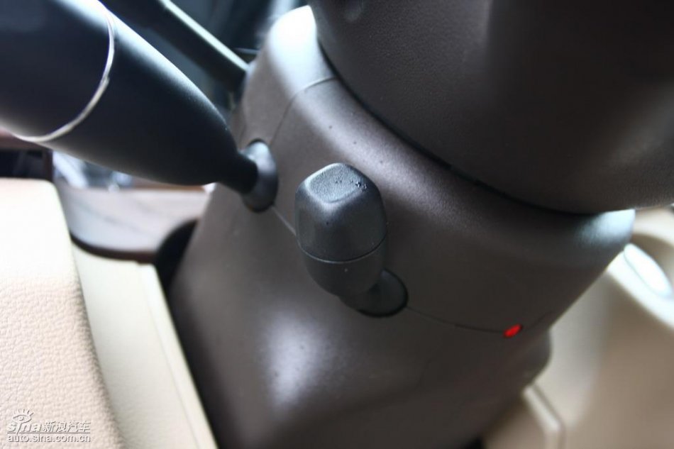 奔驰新E级试驾实拍图内饰