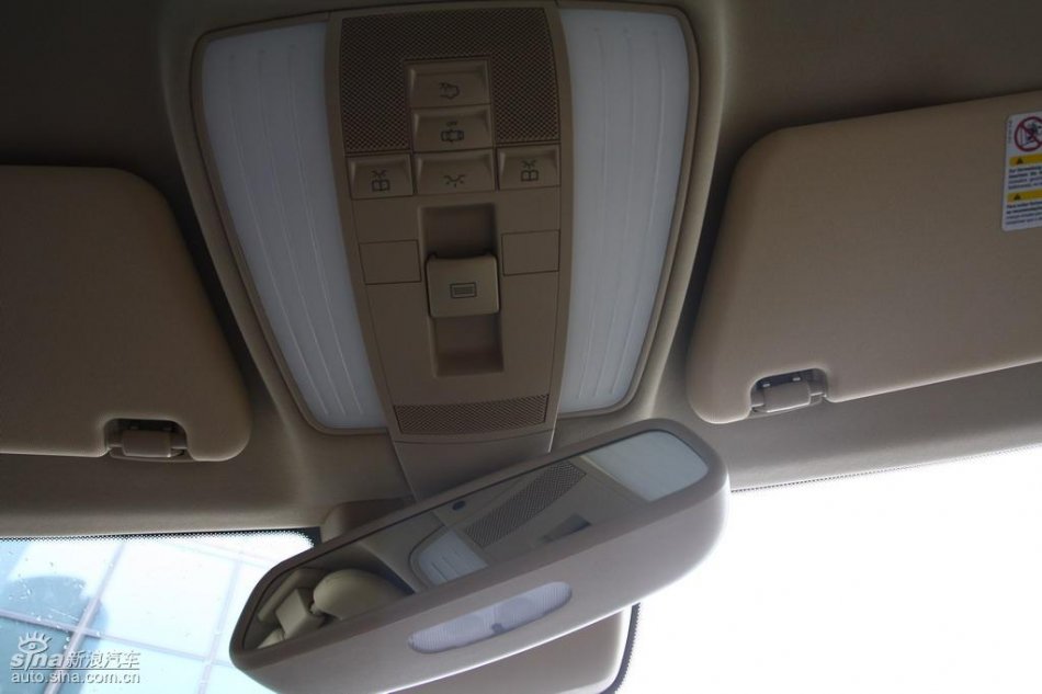 奔驰新E级试驾实拍图内饰