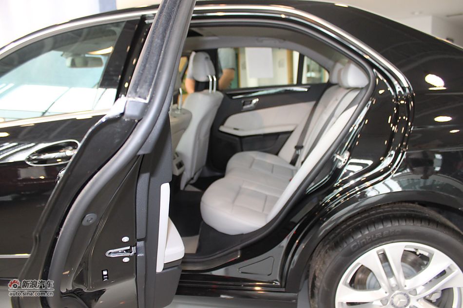 奔驰E260 CGI时尚型