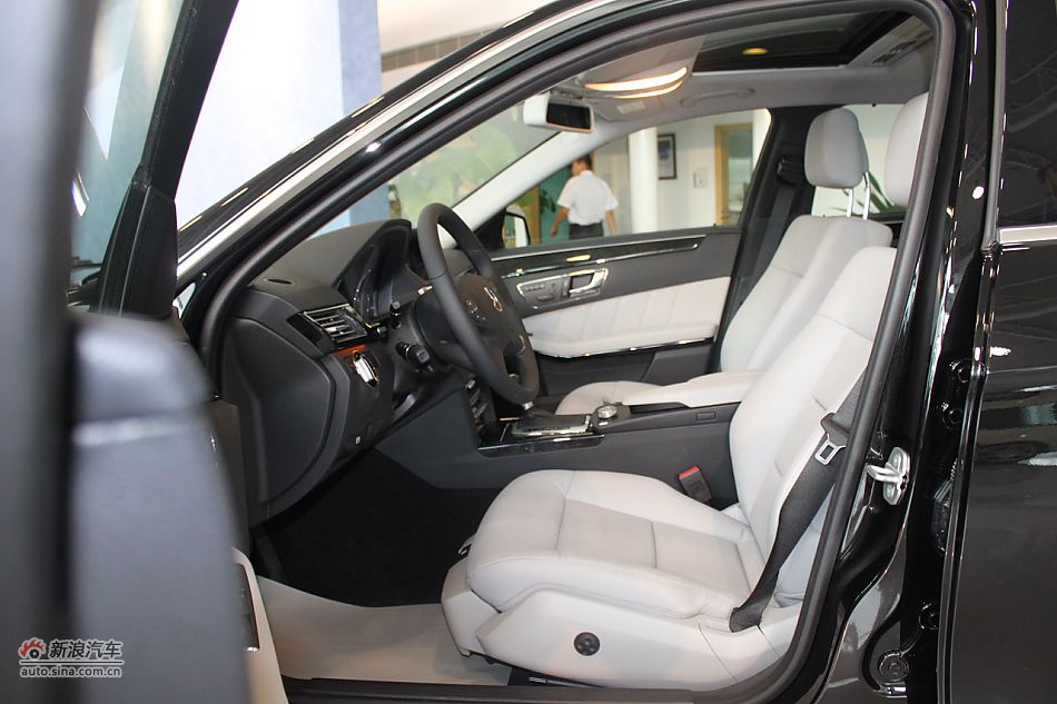 奔驰E260 CGI时尚型