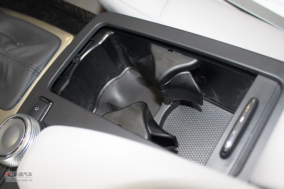 奔驰E260 CGI时尚型