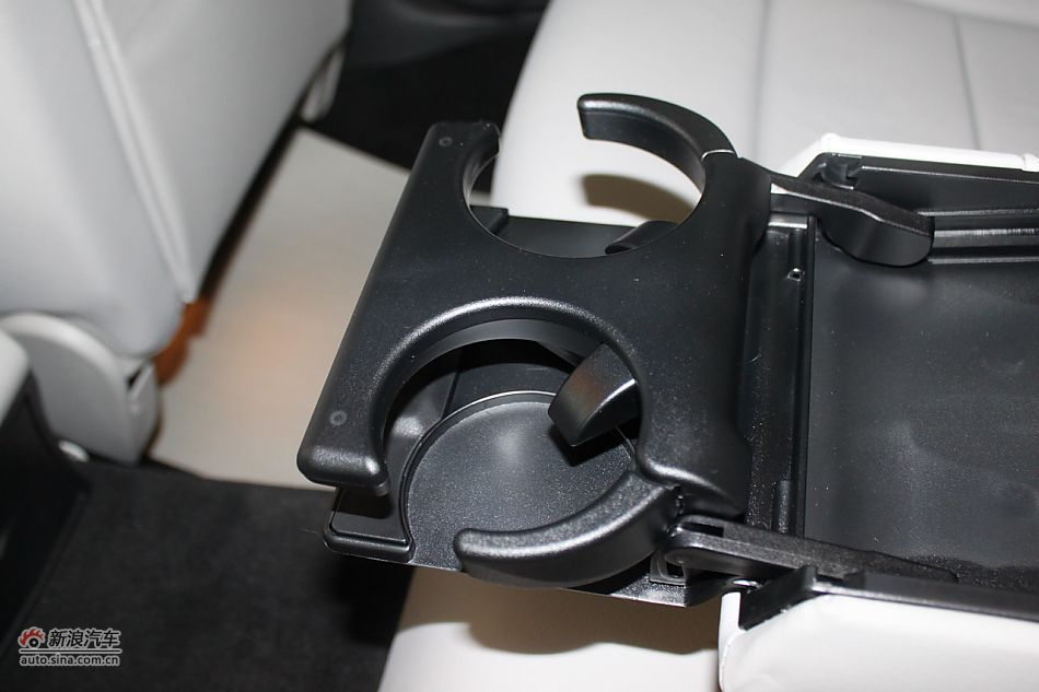 奔驰E260 CGI时尚型