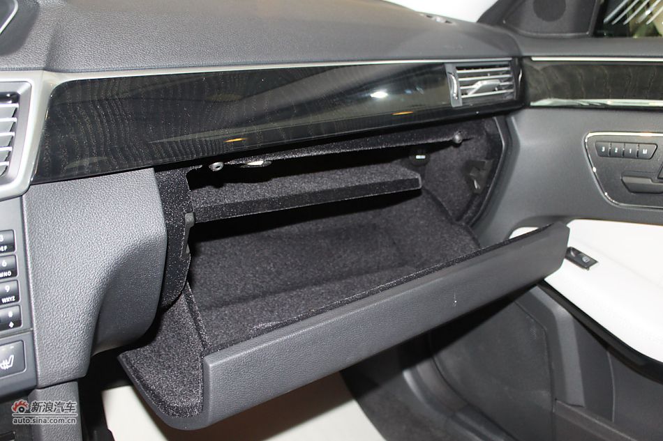 奔驰E260 CGI时尚型