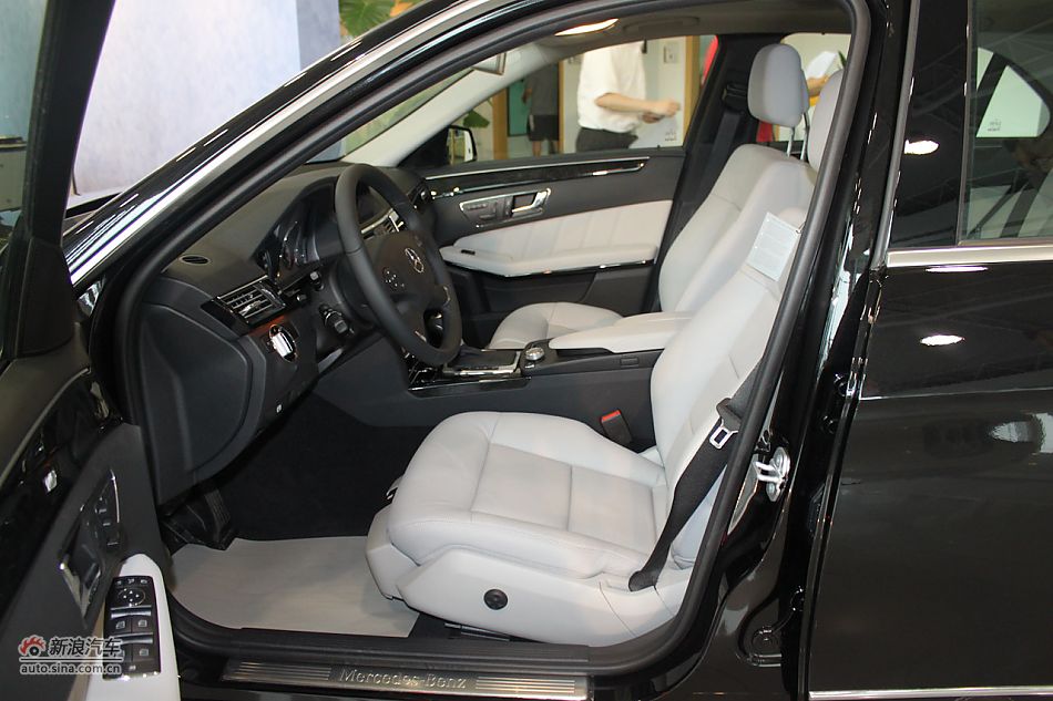 奔驰E260 CGI时尚型