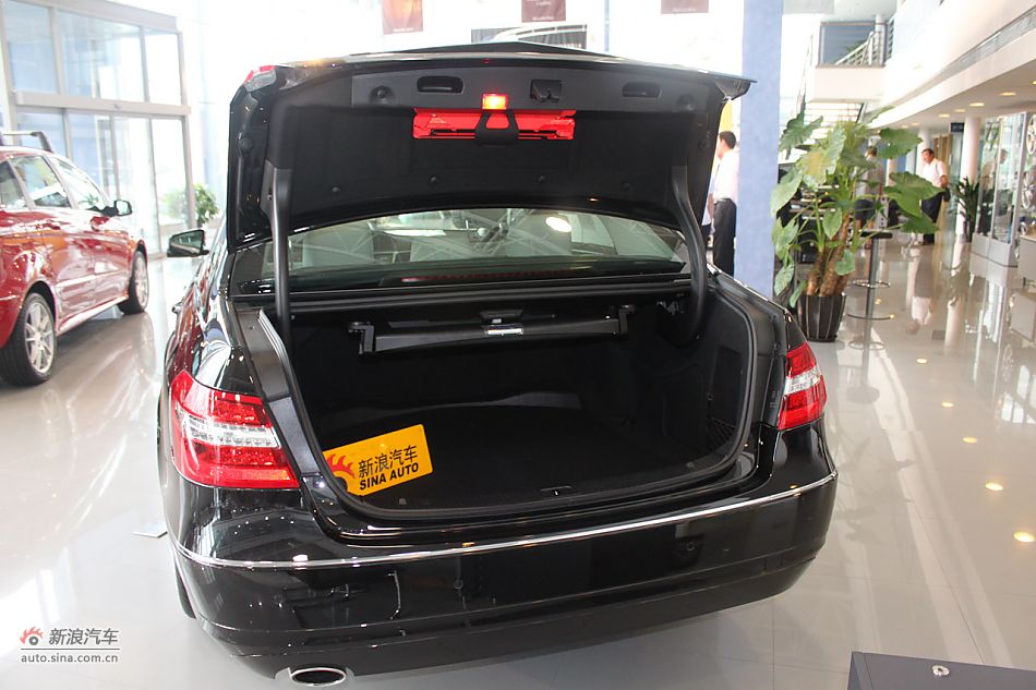 奔驰E260 CGI时尚型