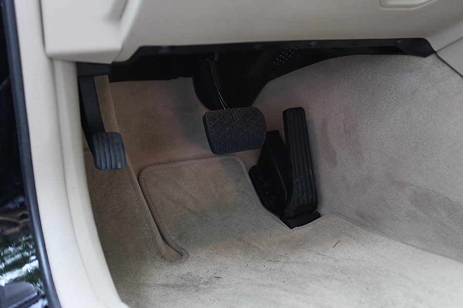 全新一代E300内饰图片