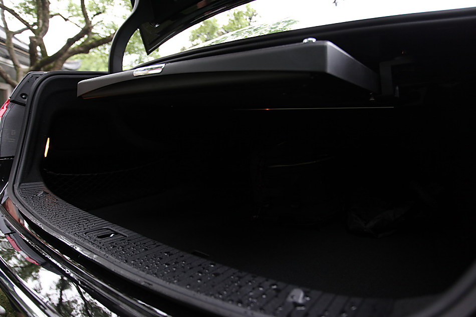 全新一代E300内饰图片