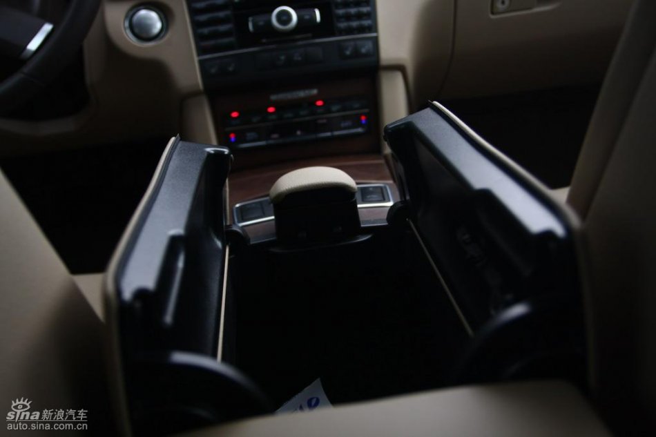 奔驰新E级试驾实拍图内饰
