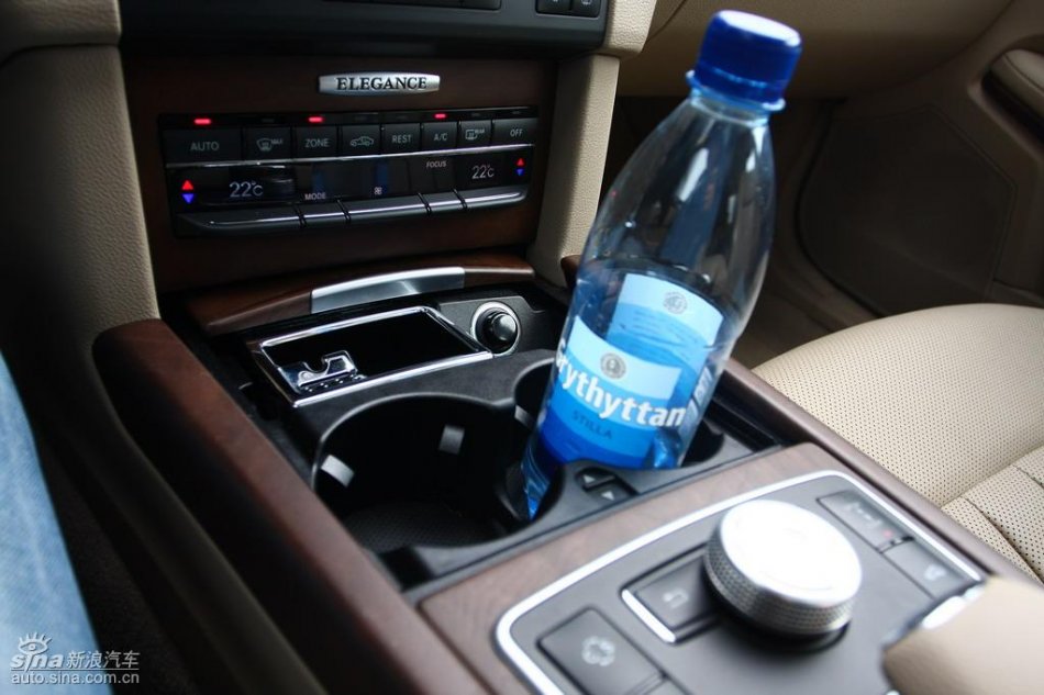 奔驰新E级试驾实拍图内饰