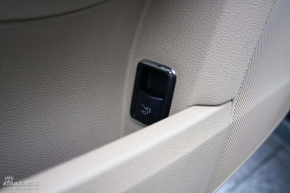 奔驰新E级试驾实拍图内饰