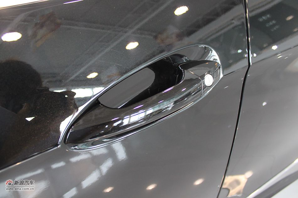 奔驰E260 CGI时尚型