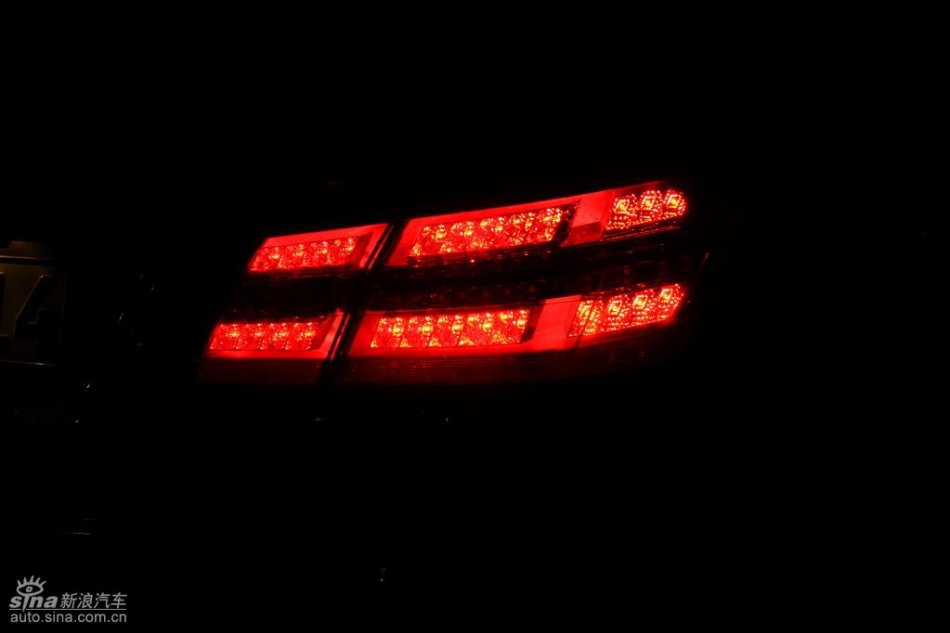 奔驰新E级试驾实拍图外观