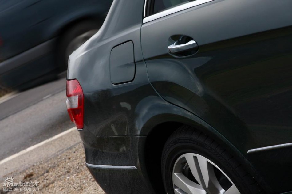 奔驰新E级试驾实拍图外观