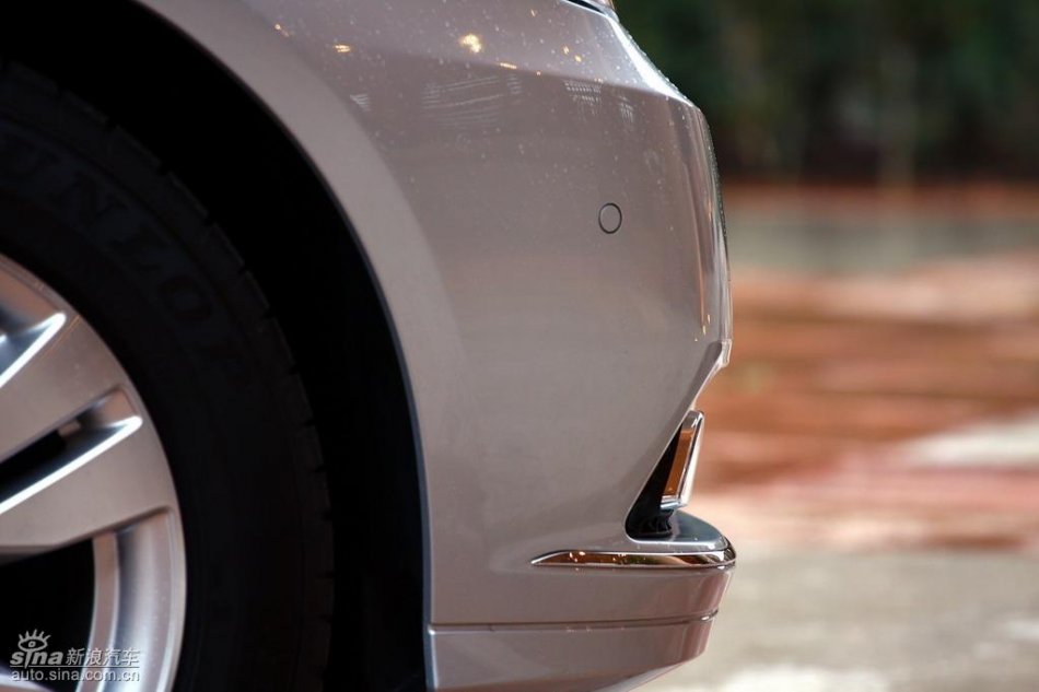 奔驰新E级试驾实拍图外观