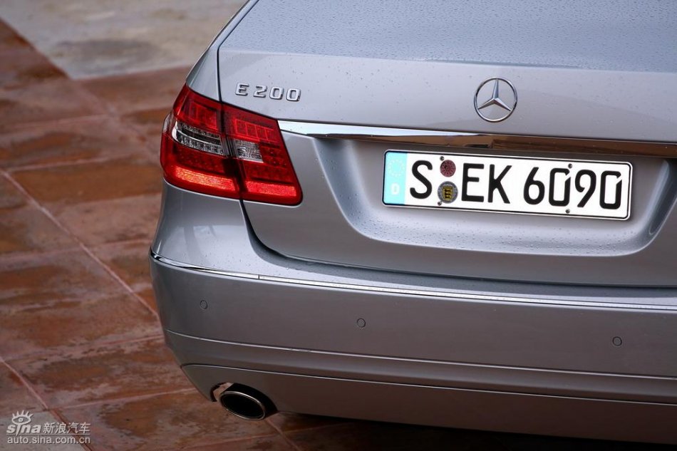 奔驰新E级试驾实拍图外观