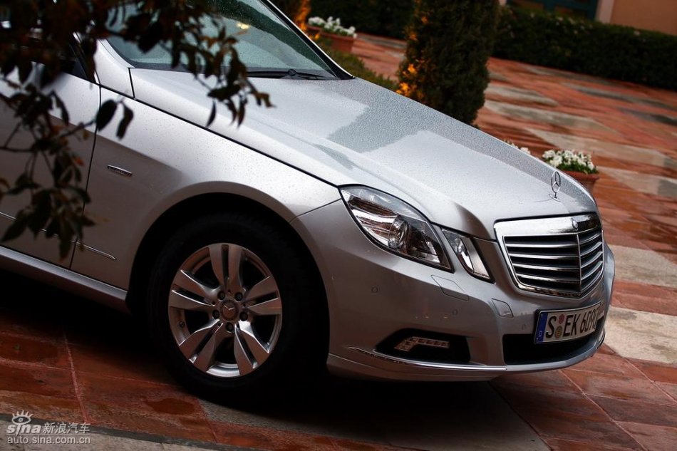 奔驰新E级试驾实拍图外观