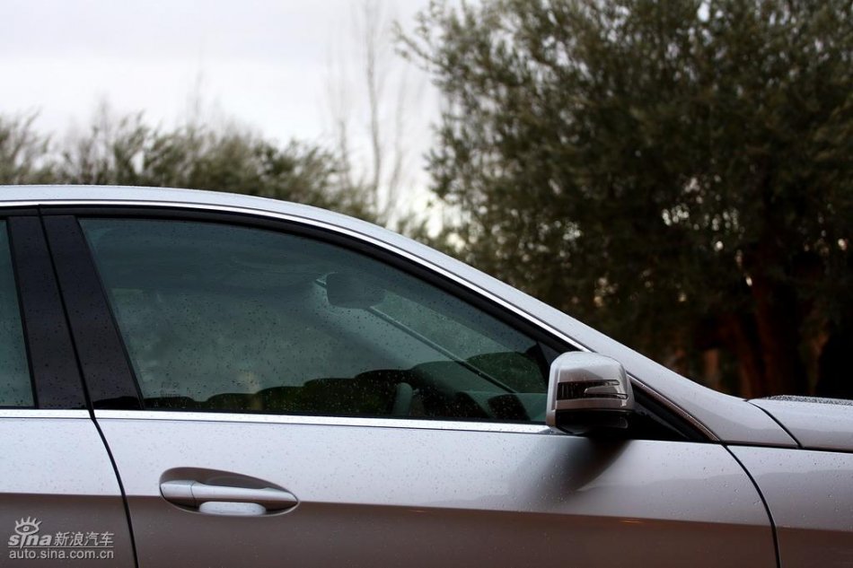 奔驰新E级试驾实拍图外观