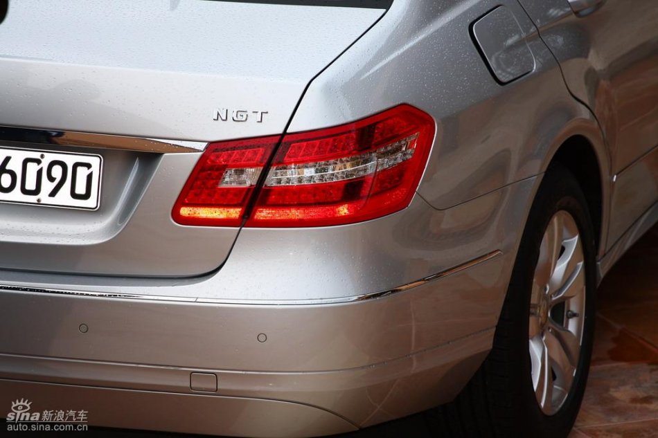 奔驰新E级试驾实拍图外观