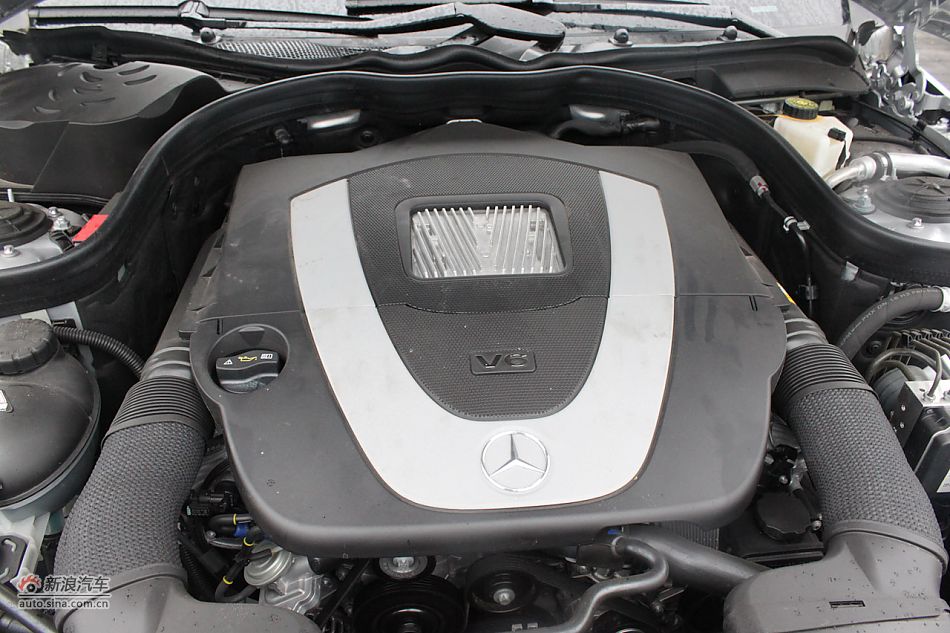 奔驰E300优雅型