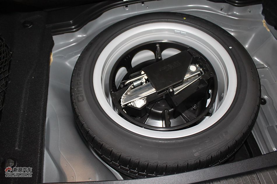 奔驰E260 CGI时尚型