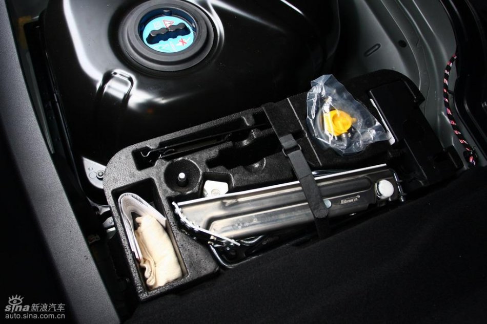 奔驰新E级试驾实拍图其他