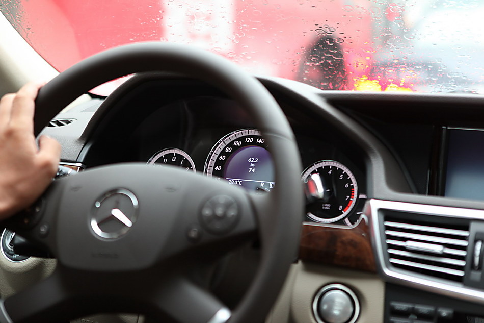 全新一代E300内饰图片